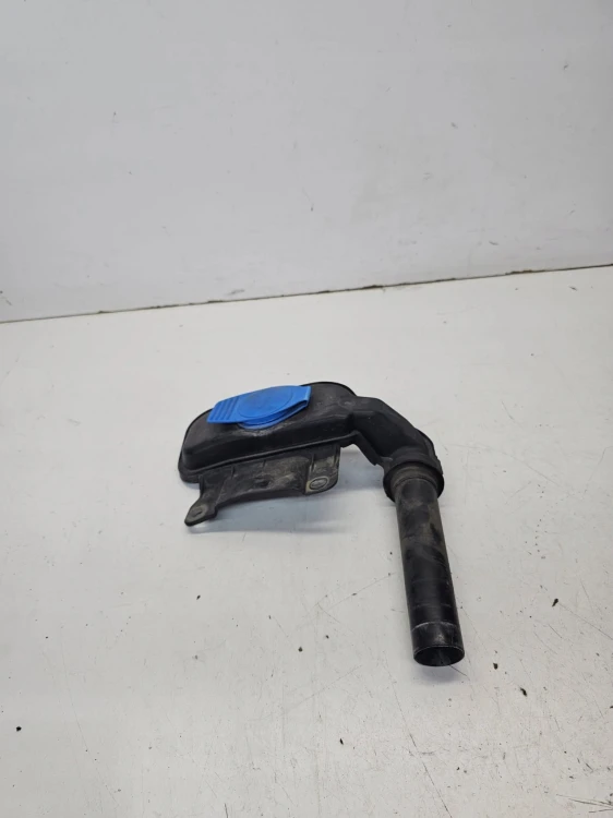 WLEW PŁYNU DO SPRYSKIWACZY AUDI Q5 8R 8R0955452A