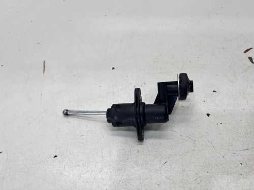 POMPKA POMPA SPRZĘGŁA AUDI A4 B6 B7 8E2721401AC