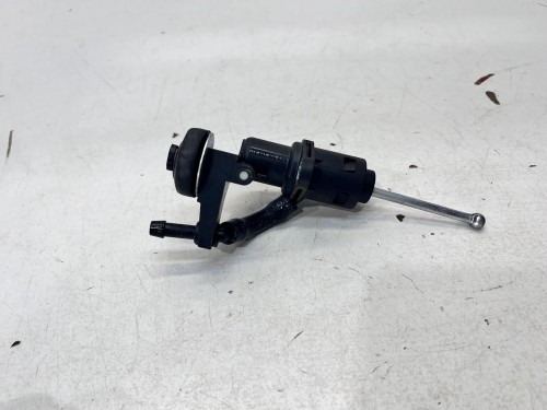 POMPKA POMPA SPRZĘGŁA AUDI A4 B6 B7 8E2721401AC