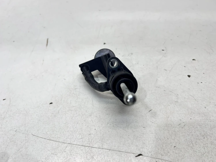 POMPKA POMPA SPRZĘGŁA AUDI A4 B6 B7 8E2721401AC