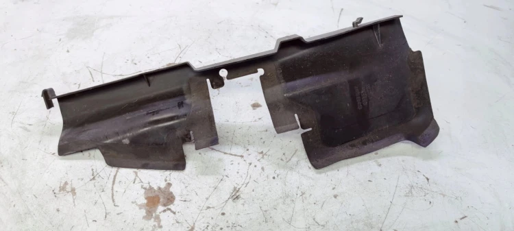 KIEROWNICA POWIETRZA LEWA AUDI A3 8P 8P0121283E