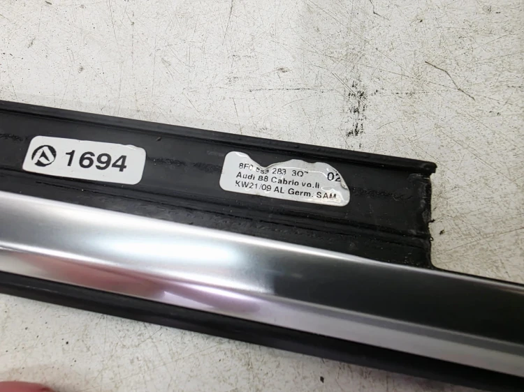LISTWA CHROM DRZWI LEWY PRZÓD AUDI A5 8F CABRIO 8F0853283