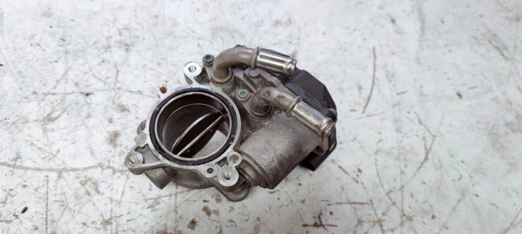 PRZEPUSTNICA AUDI A4 B9 A5 8F 2.0 TDI 04L128063T