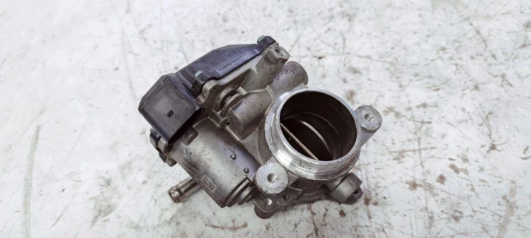 PRZEPUSTNICA AUDI A4 B9 A5 8F 2.0 TDI 04L128063T