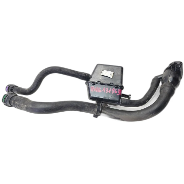 WLEW PŁYNU ŚRODKA REDUKUJĄCEGO AUDI A5 8W SPORTBACK 8W6131963A