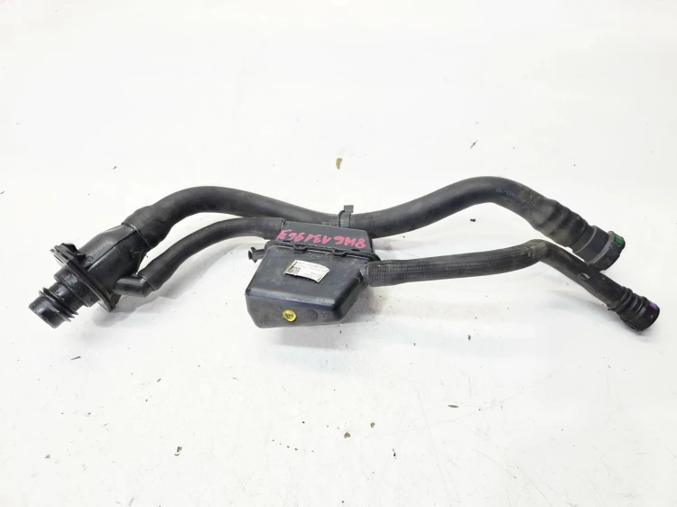 WLEW PŁYNU ŚRODKA REDUKUJĄCEGO AUDI A5 8W SPORTBACK 8W6131963A