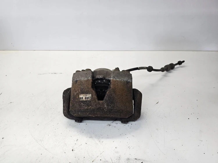 ZACISK HAMULCOWY PRAWY PRZÓD AUDI A4 A5 8K0106B