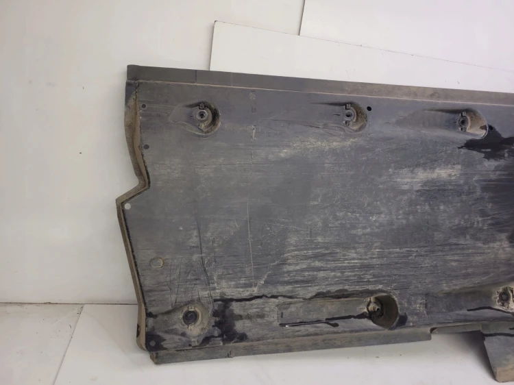 OSŁONA PŁYTA PODWOZIA PRAWA AUDI A1 VW 6R0825202