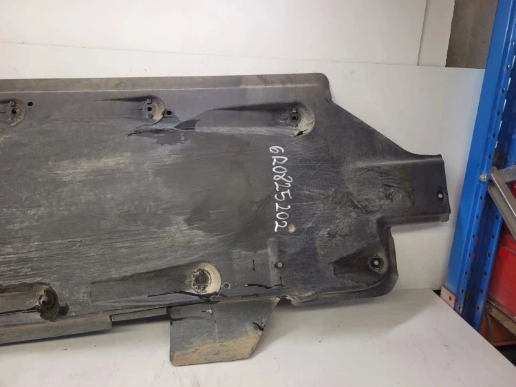 OSŁONA PŁYTA PODWOZIA PRAWA AUDI A1 VW 6R0825202
