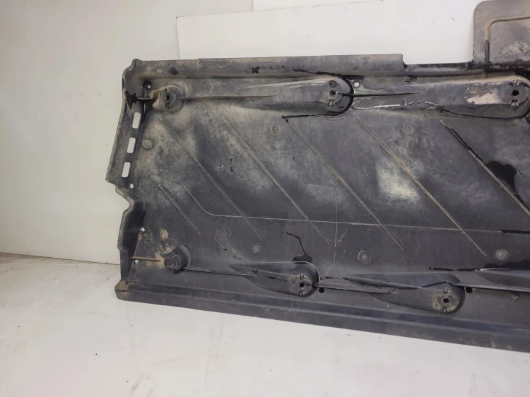 OSŁONA PŁYTA PODWOZIA PRAWA AUDI A1 VW 6R0825202