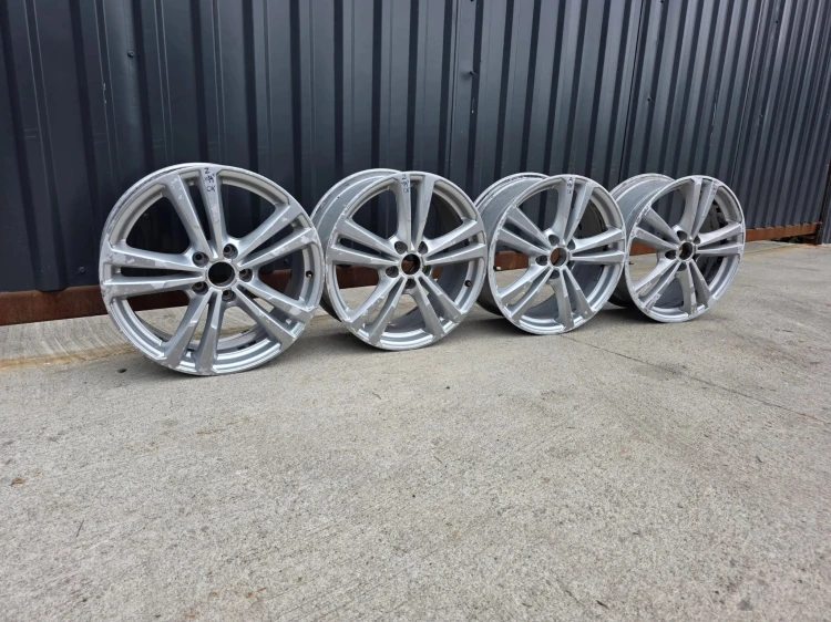 FELGA FELGI VW AUDI A3 A4 A6 ITP 7.5J R18 ET51 8V0601025BL / BJ Z*74* OK