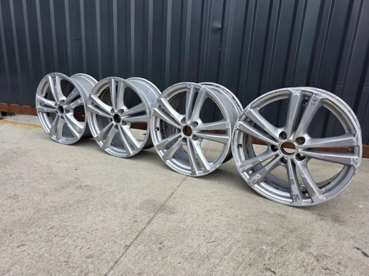 FELGA FELGI VW AUDI A3 A4 A6 ITP 7.5J R18 ET51 8V0601025BL / BJ Z*74* OK