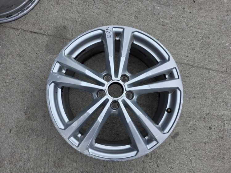 FELGA FELGI VW AUDI A3 A4 A6 ITP 7.5J R18 ET51 8V0601025BL / BJ Z*74* OK