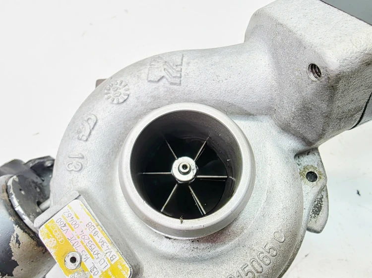 TURBOSPRĘŻARKA TURBINA TURBO AUDI A4 B8 A5 8T Q5 2.0 TDI 170KM 03L145702E