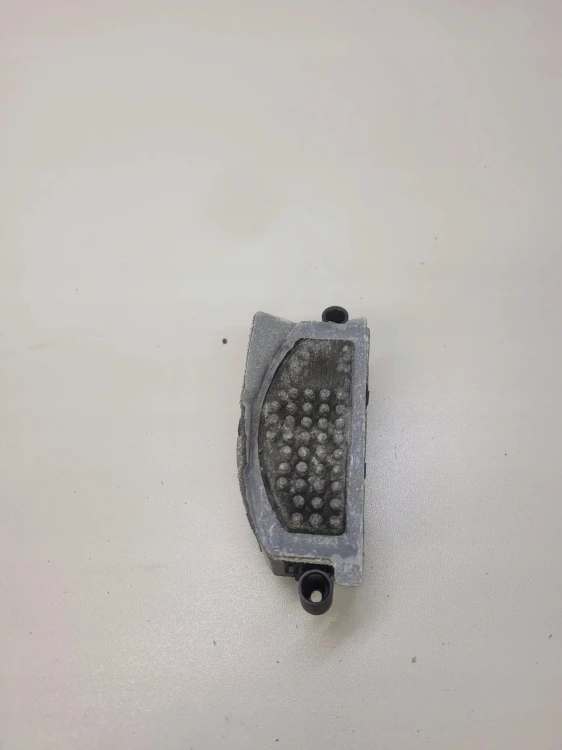 REZYSTOR OPORNIK DMUCHAWY AUDI A4 A5 Q5 8T0820521