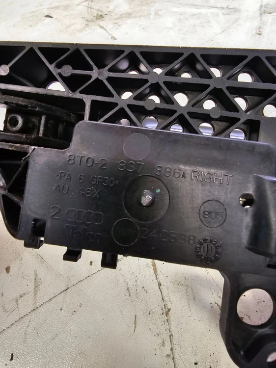 KLAMKA PRAWA AUDI A4 B8 A5 8T Q5 LY9B 8T0837886A *