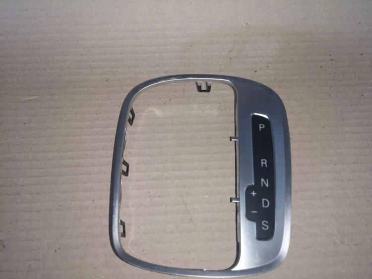 RAMKA OSŁONA CHROM AUDI A3 8P LIFT 8P2713463A