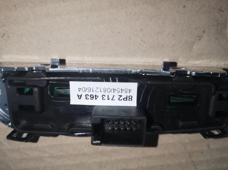 RAMKA OSŁONA CHROM AUDI A3 8P LIFT 8P2713463A