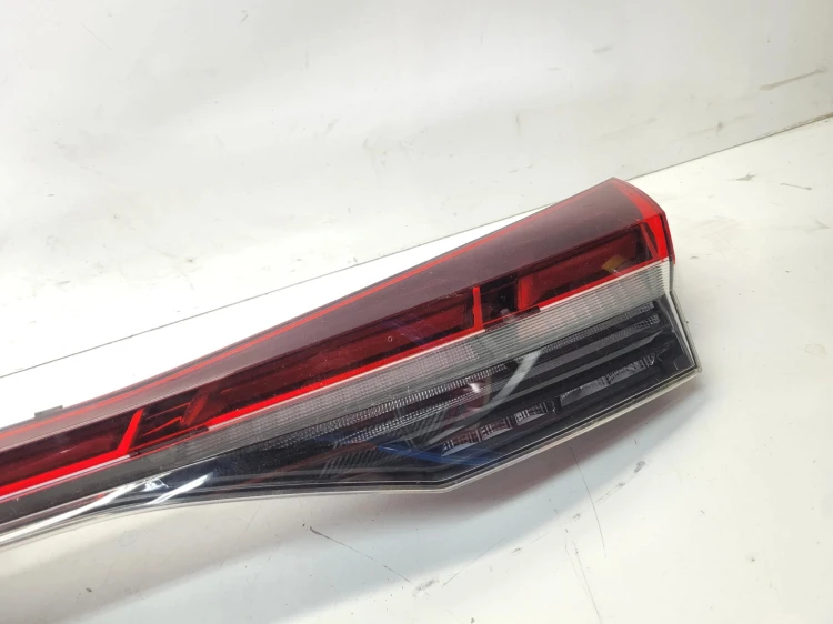 LAMPA TYLNA LED Z KLAPY HIGH EDITION AUDI Q4 E-TRON SPORTBACK 89A945095B