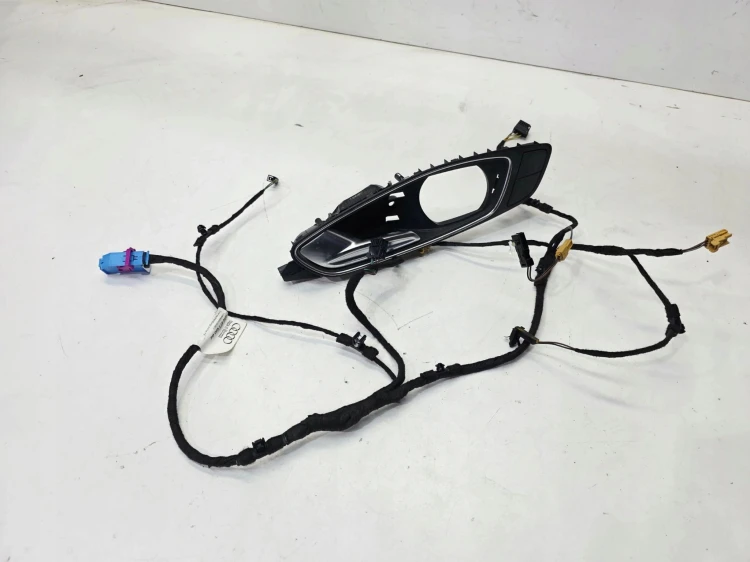 WIĄZKA KLAMKA BOCZKA DRZWI LEWA AMBIENTE AUDI A1 8X 8X0837019E 8X0971035BE
