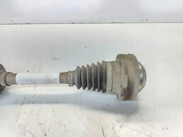 PÓŁOŚ LEWA KRÓTKA AUDI A3 8V VOLKSWAGEN SEAT SKODA 5Q0407271H