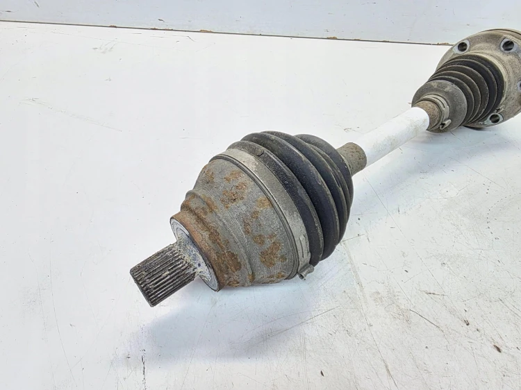 PÓŁOŚ LEWA KRÓTKA AUDI A3 8V VOLKSWAGEN SEAT SKODA 5Q0407271H