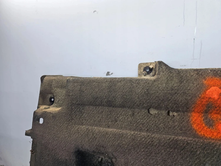 OSŁONA PODWOZIA ŚRODKOWA LEWA DUŻA AUDI Q3 8U 8U0825207