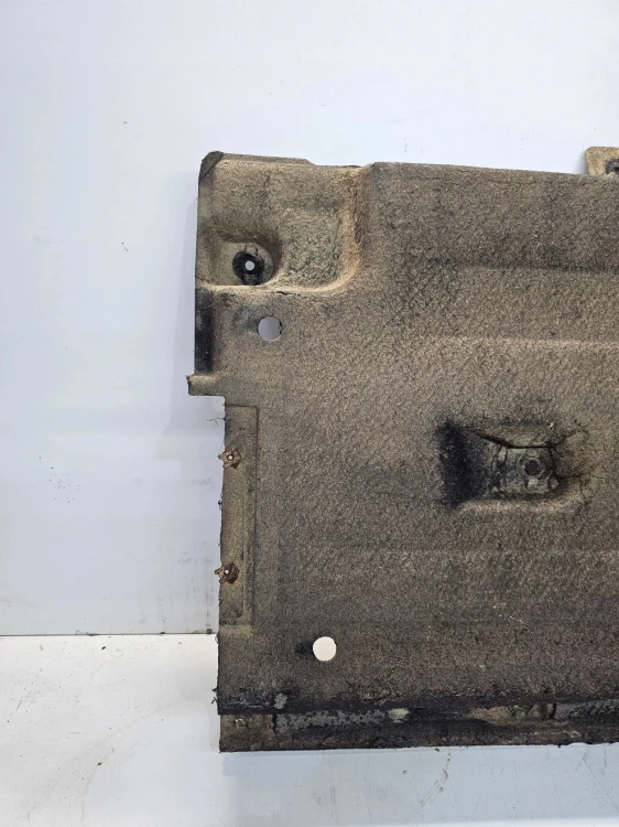 OSŁONA PODWOZIA ŚRODKOWA LEWA DUŻA AUDI Q3 8U 8U0825207