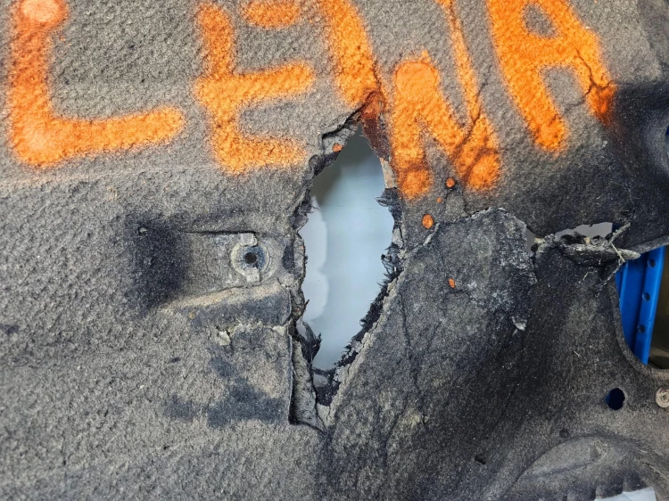 OSŁONA PODWOZIA ŚRODKOWA LEWA DUŻA AUDI Q3 8U 8U0825207