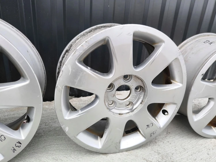 FELGA FELGI VW AUDI A3 A4 A6 ITP 7.0J R16 ET42 8H0601025E *13M*