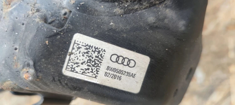 SANKI WÓZEK TYŁ AUDI A4 B9 A5 8W0505235AE *2