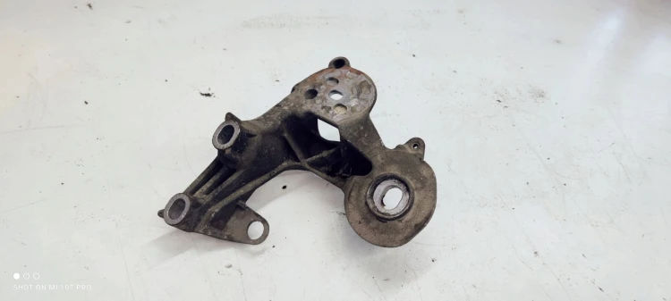 ŁAPA PODUSZKI SILNIKA LEWA AUDI A6 C6 4F0199351AA