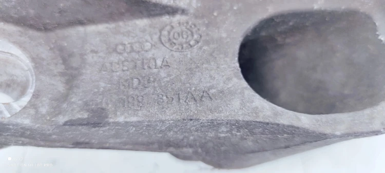 ŁAPA PODUSZKI SILNIKA LEWA AUDI A6 C6 4F0199351AA