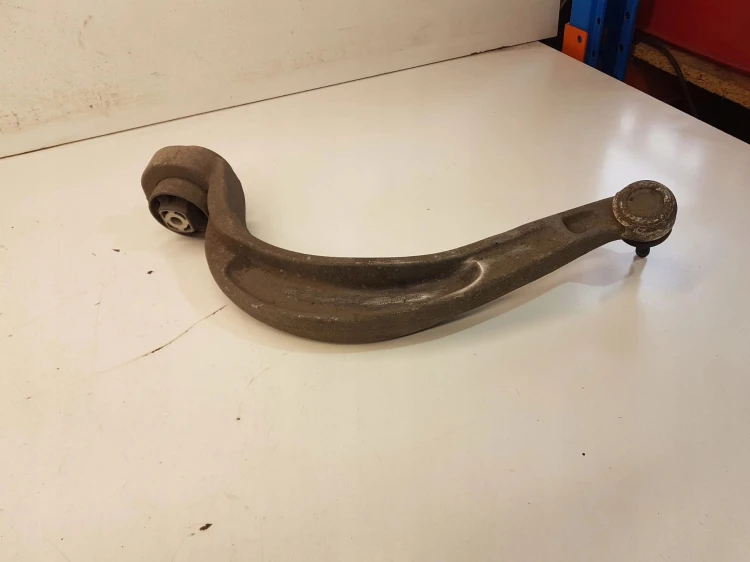 WAHACZ LEWY PRZÓD AUDI A4 B8 A5 Q5 A6 8K0407695E MAŁY