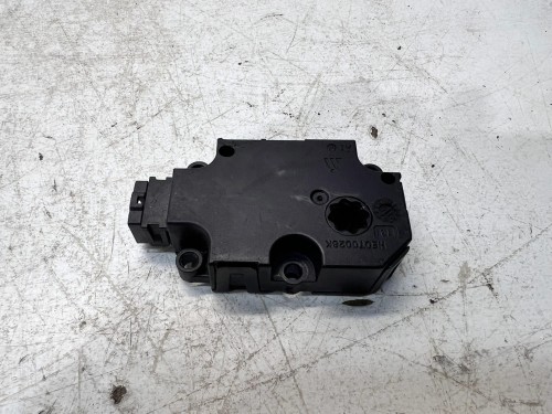 SILNICZEK NAGRZEWNICY AUDI A4 B9 A5 8W K11188A01