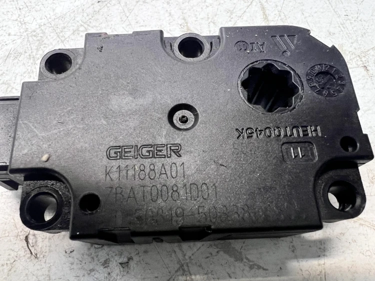 SILNICZEK NAGRZEWNICY AUDI A4 B9 A5 8W K11188A01