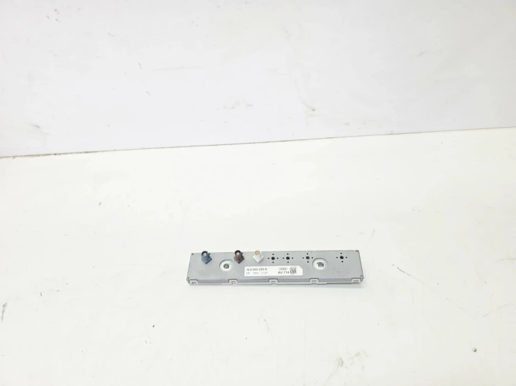 WZMACNIACZ ANTENOWY AUDI Q7 4L 4L0035225K