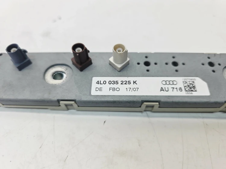 WZMACNIACZ ANTENOWY AUDI Q7 4L 4L0035225K