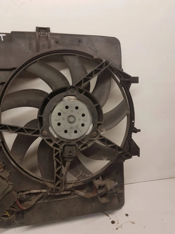 WENTYLATORY +OBUDOWA AUDI Q5 A4 A5 LIFT 8K0121003P