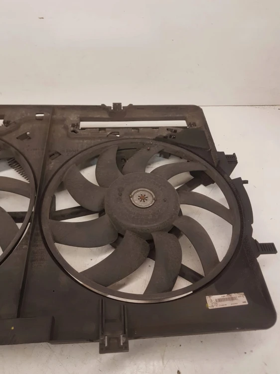 WENTYLATORY +OBUDOWA AUDI Q5 A4 A5 LIFT 8K0121003P