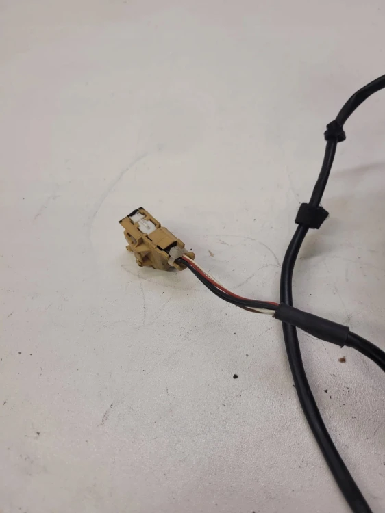 LUSTERKO ZEWNĘTRZNE PRAWE AUDI A4 B6 LZ5C 5 PIN EU