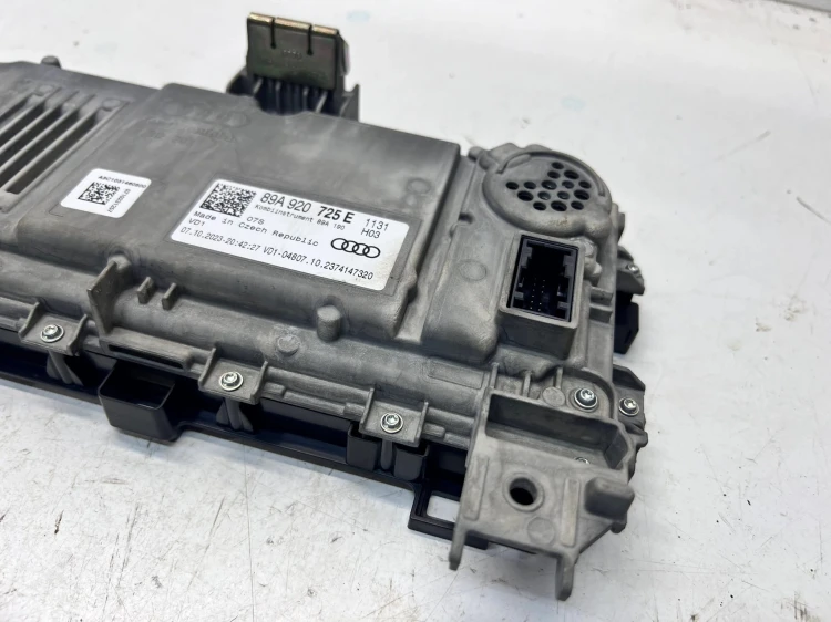 LICZNIK ZEGARY WYŚWIETLACZ AUDI Q4 E-TRON VIRTUAL 89A920725E