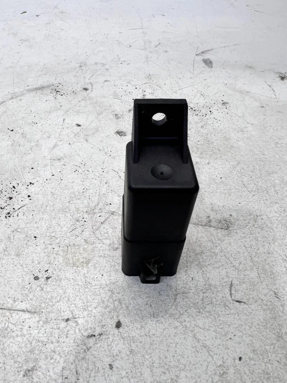 PRZEKAŹNIK ŚWIEC ŻAROWYCH AUDI VW SEAT 4M0907282A
