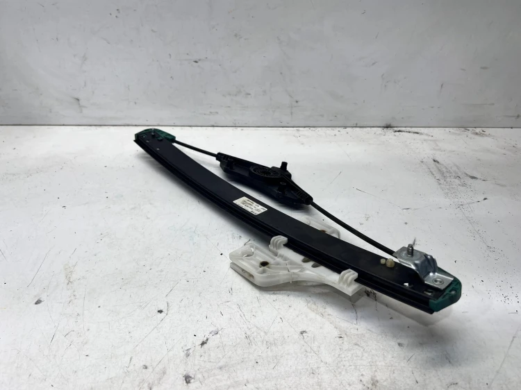 MECHANIZM SZYBY LEWY TYŁ AUDI A6 C8 4K0839461