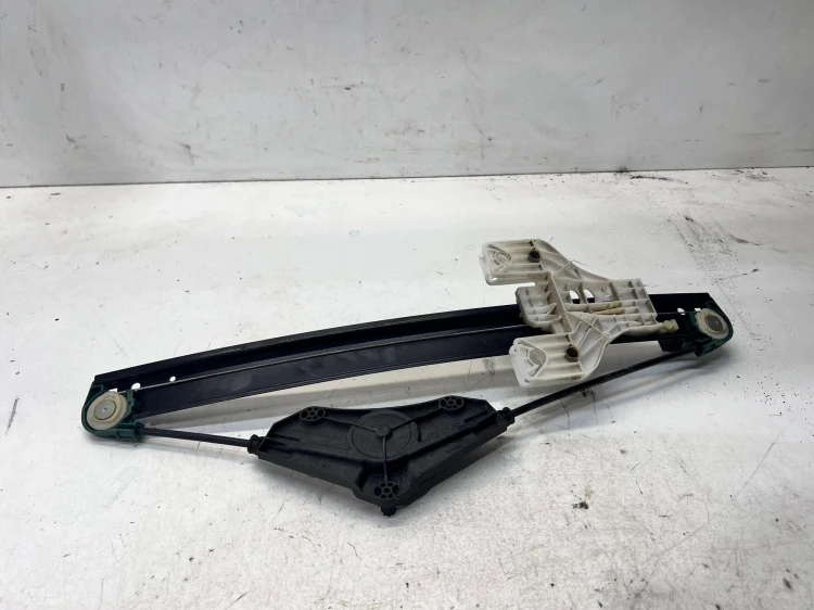 MECHANIZM SZYBY LEWY TYŁ AUDI A6 C8 4K0839461