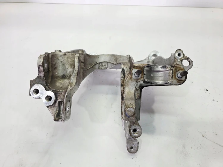ŁAPA SILNIKA WSPORNIK PRAWY AUDI Q5 FY 80A399296R