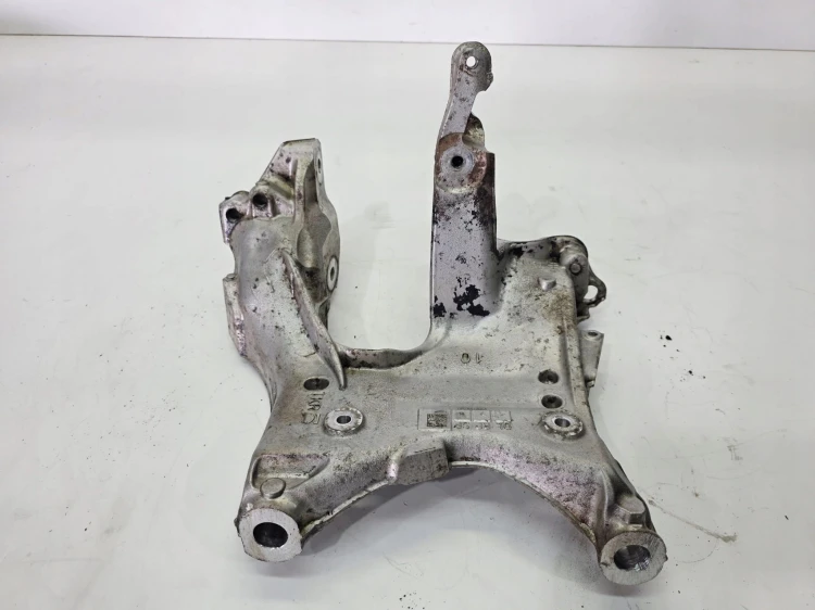 ŁAPA SILNIKA WSPORNIK PRAWY AUDI Q5 FY 80A399296R