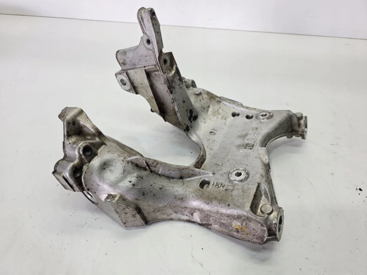 ŁAPA SILNIKA WSPORNIK PRAWY AUDI Q5 FY 80A399296R