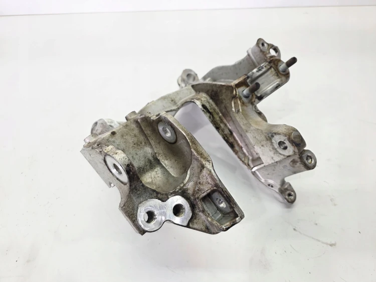 ŁAPA SILNIKA WSPORNIK PRAWY AUDI Q5 FY 80A399296R