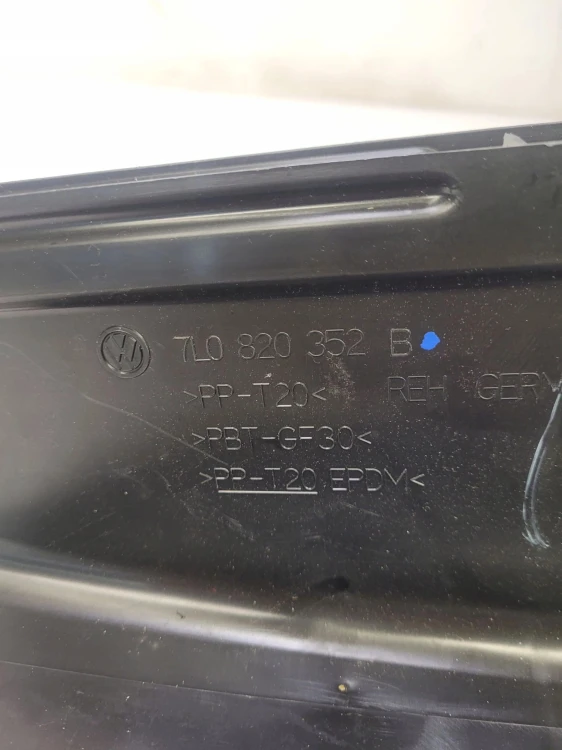KANAŁ CIEPŁEGO POWIETRZA AUDI Q7 4L 7L0820352B
